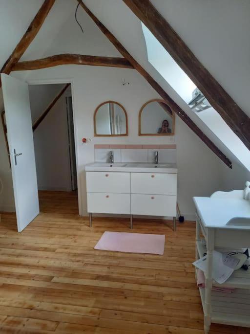 Maison, Calme Avec Cheminee. Botmeur Екстериор снимка